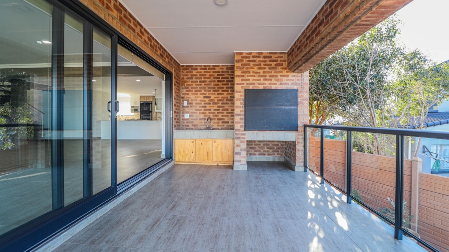 4 Bedroom Property for Sale in Wavecrest Eastern Cape